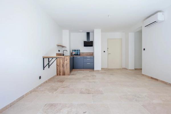 Vente                                                      Appartement
                        
                     2 pièces                      47 m2                     à Aix-en-Provence
