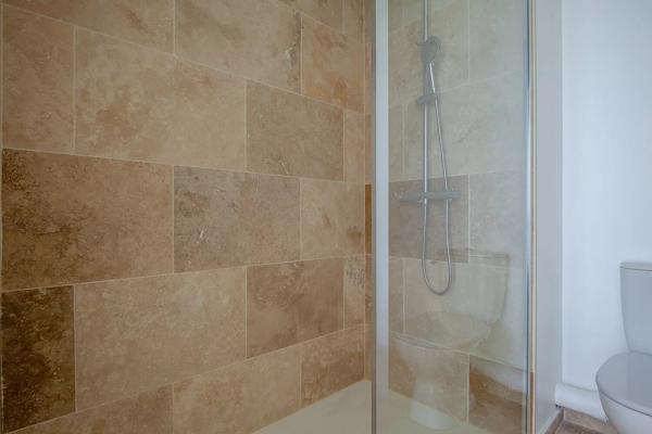 Vente                                                      Appartement
                        
                     2 pièces                      47 m2                     à Aix-en-Provence