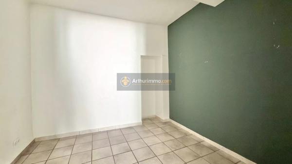 Vente                                                      Appartement
                        
                     1 pièces                      27 m2                     à Puget-sur-Argens