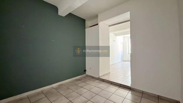 Vente                                                      Appartement
                        
                     1 pièces                      27 m2                     à Puget-sur-Argens