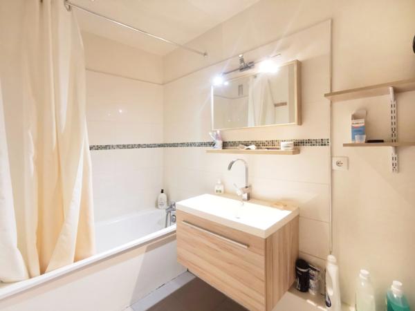 Magny-les-Hameaux (78114) Bel appartement 4P en excellent état, proche commerces et forêt