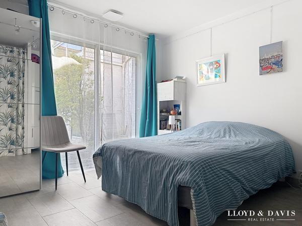 Appartement avec jardin (débarras), 400 mètres plage