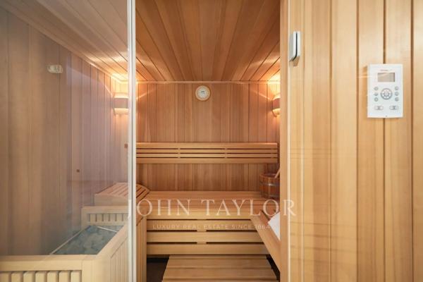 Luxueuse propriété en pierres avec vue jusqu'à la mer