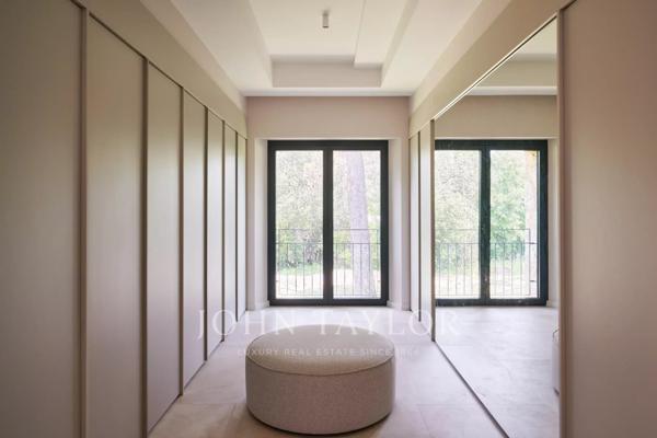Luxueuse propriété en pierres avec vue jusqu'à la mer