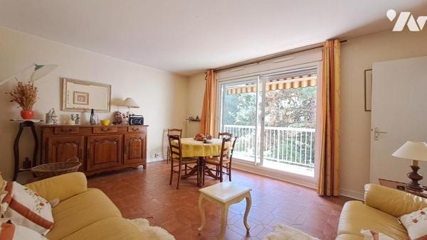 APPARTEMENT T3 CAVE ET PLACE DE PARKING
