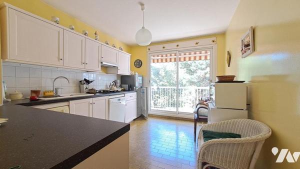 APPARTEMENT T3 CAVE ET PLACE DE PARKING