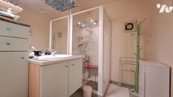 APPARTEMENT T3 CAVE ET PLACE DE PARKING