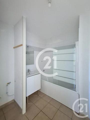 Appartement T4 à vendre  5 pièces - 80 m 2   ST MARTIN DE CRAU  - 13