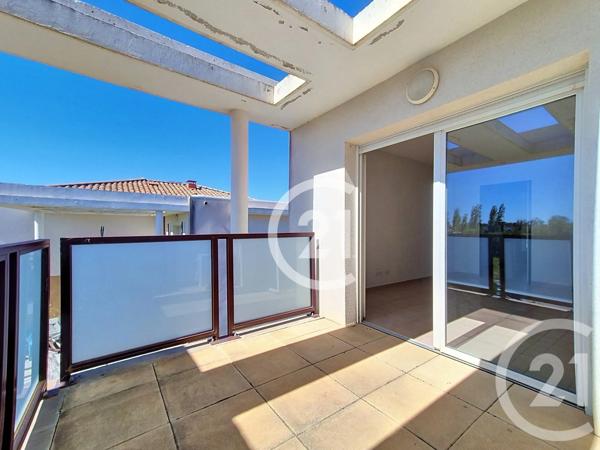 Appartement T4 à vendre  5 pièces - 80 m 2   ST MARTIN DE CRAU  - 13