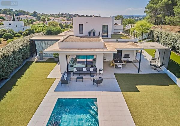 Achat - Maison Saint-Raphaël 83700 10 pièces 240 m 2 1362 m 2