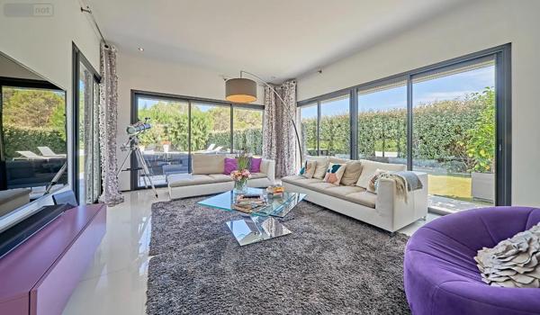 Achat - Maison Saint-Raphaël 83700 10 pièces 240 m 2 1362 m 2