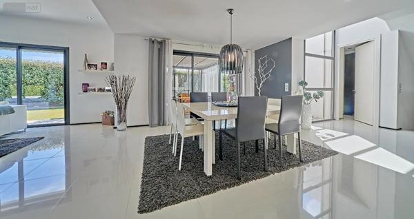 Achat - Maison Saint-Raphaël 83700 10 pièces 240 m 2 1362 m 2