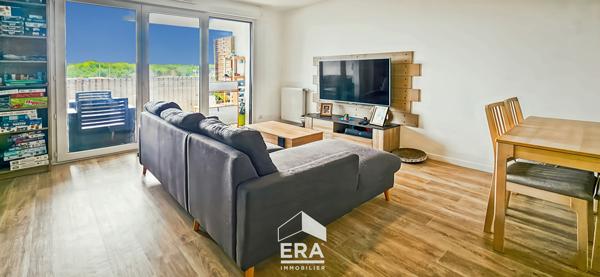 EYSINES CANTINOLLE - Bel appartement T4 de 80 m² avec terrasse 10 m² + 1 place de parking