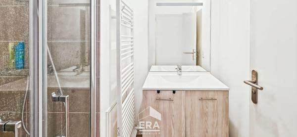 EYSINES CANTINOLLE - Bel appartement T4 de 80 m² avec terrasse 10 m² + 1 place de parking