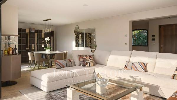 Élégante propriété familiale avec piscine et spa