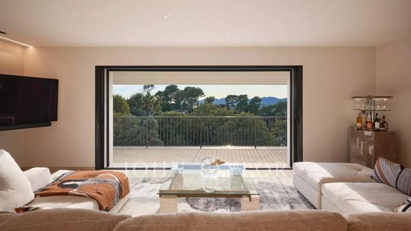 Élégante propriété familiale avec piscine et spa