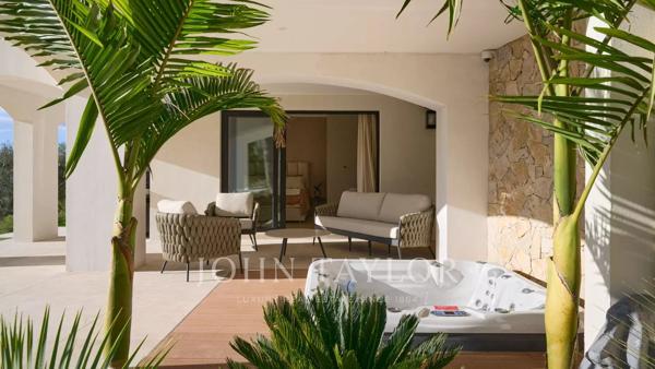 Élégante propriété familiale avec piscine et spa