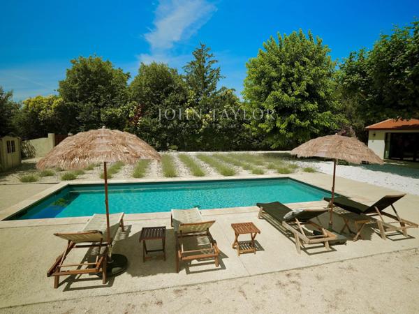 EXCLUSIVITÉ - MAISON RENOVÉE MAILLANE