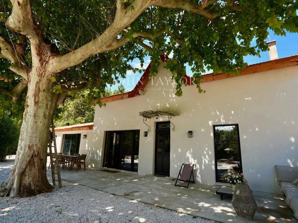 EXCLUSIVITÉ - MAISON RENOVÉE MAILLANE