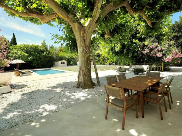 EXCLUSIVITÉ - MAISON RENOVÉE MAILLANE