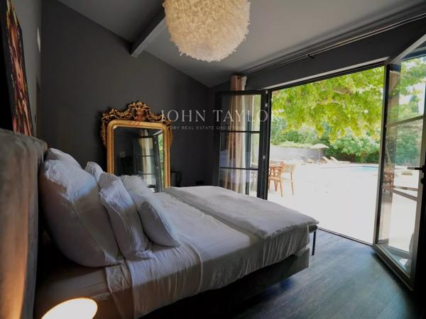 EXCLUSIVITÉ - MAISON RENOVÉE MAILLANE