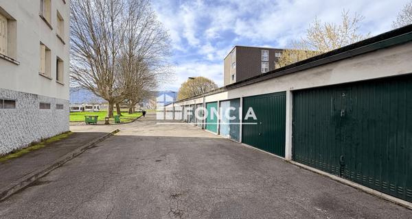 À vendre Parking 15 m² - Saint-martin-d'hères 38400