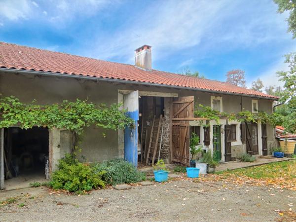Maison à vendre à Terres-de-Haute-Charente (16270) - Charente