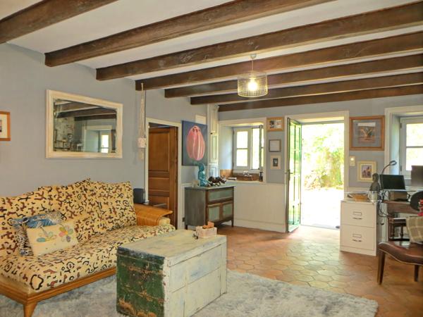Maison à vendre à Terres-de-Haute-Charente (16270) - Charente