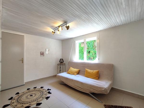 Maison familiale à la Ville aux Dames proche écoles, commerces, Fil Bleu, Gare TGV, tram