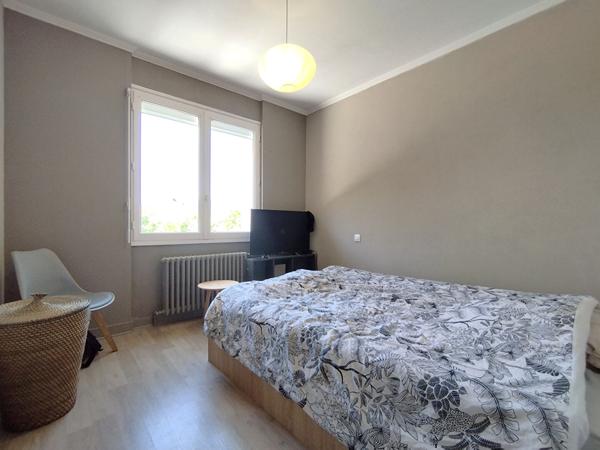 Maison familiale à la Ville aux Dames proche écoles, commerces, Fil Bleu, Gare TGV, tram