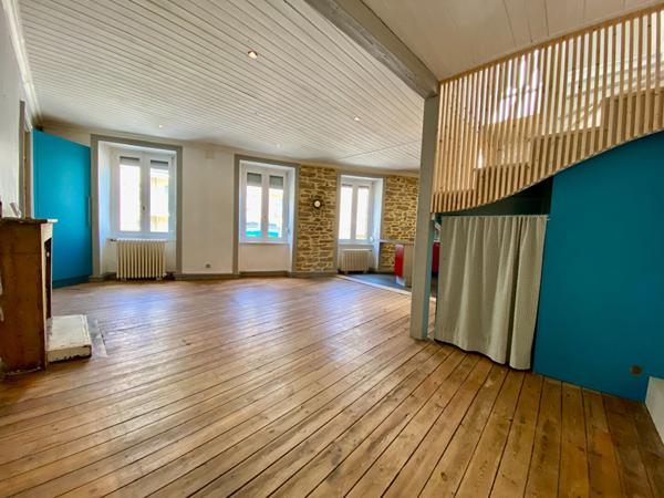 Charmant Appartement duplex 3 pièces à vendre au coeur de Dinan !