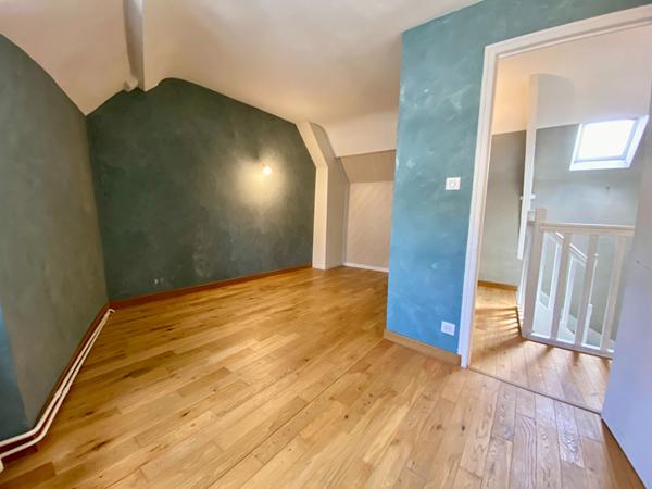 Charmant Appartement duplex 3 pièces à vendre au coeur de Dinan !