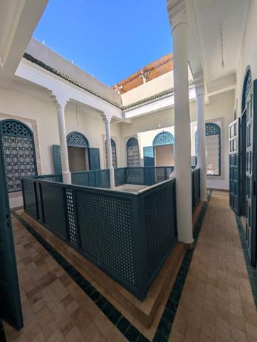 A vendre Superbe Riad 230 m2 au sol de 8 chambres à Zaouia Abassia - Marrakech