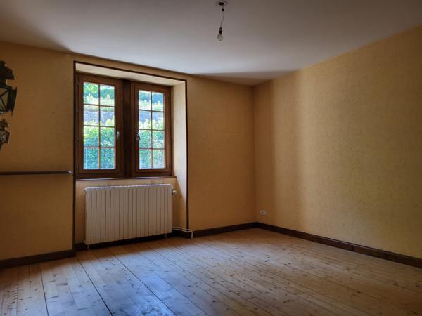 Arlay (39140) Maison de Village. ARLAY