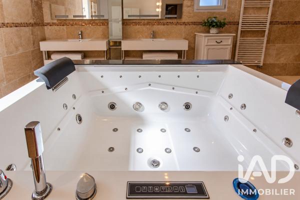 Maison à vendre 10 pièces 359,5 m² Tarascon