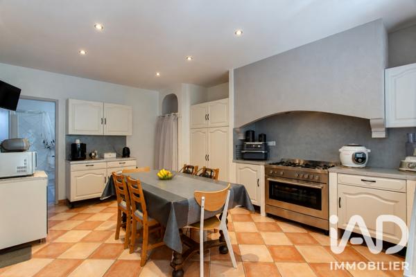Maison à vendre 10 pièces 359,5 m² Tarascon