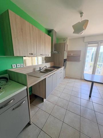 Location                                                      Appartement
                        
                     5 pièces                      108 m2                     à Guilherand-Granges