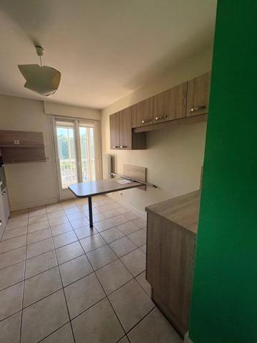 Location                                                      Appartement
                        
                     5 pièces                      108 m2                     à Guilherand-Granges