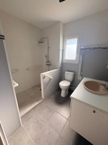 Location                                                      Appartement
                        
                     5 pièces                      108 m2                     à Guilherand-Granges