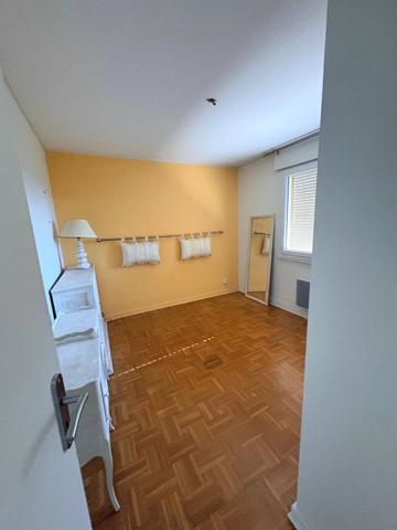 Location                                                      Appartement
                        
                     5 pièces                      108 m2                     à Guilherand-Granges