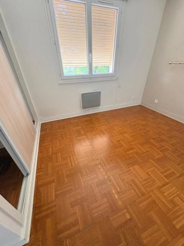 Location                                                      Appartement
                        
                     5 pièces                      108 m2                     à Guilherand-Granges