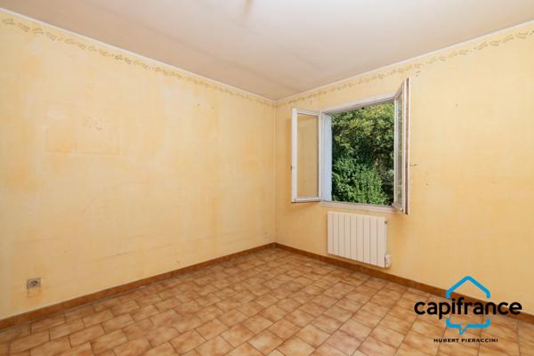 83. Sollies Toucas, maison de 108 m2 sur une parcelle de 338 m2, calme, 4 ch.