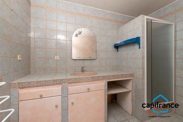 83. Sollies Toucas, maison de 108 m2 sur une parcelle de 338 m2, calme, 4 ch.