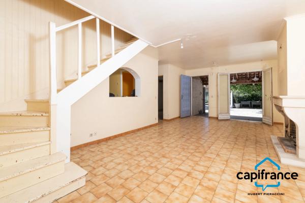 83. Sollies Toucas, maison de 108 m2 sur une parcelle de 338 m2, calme, 4 ch.