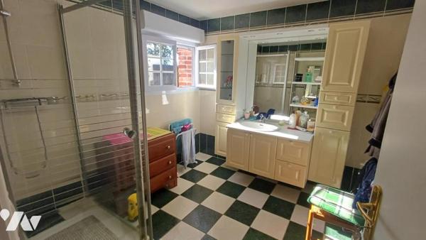 METROPOLE SUD , PROCHE CHU  : Pavillon PLAIN-PIED de 122 m², av 3 GARAGES , sur 640 m²