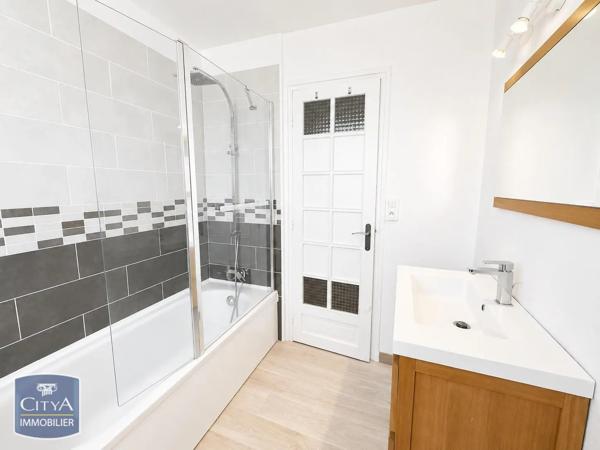 Appartement à louer 3 pièces 69.96m² Brest (29200)