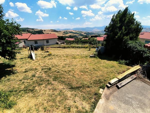 À louer – Maison en pierre rénovée meublée avec terrain – Saint-Romain-en-Jarez**