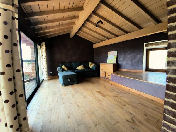 À louer – Maison en pierre rénovée meublée avec terrain – Saint-Romain-en-Jarez**