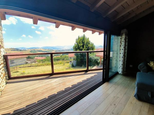 À louer – Maison en pierre rénovée meublée avec terrain – Saint-Romain-en-Jarez**