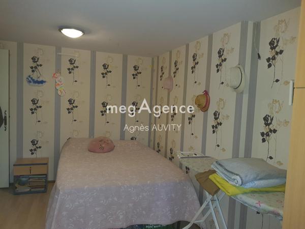 Maison à LA PETITE-MARCHE, 03420 - 6 pièces 149m²